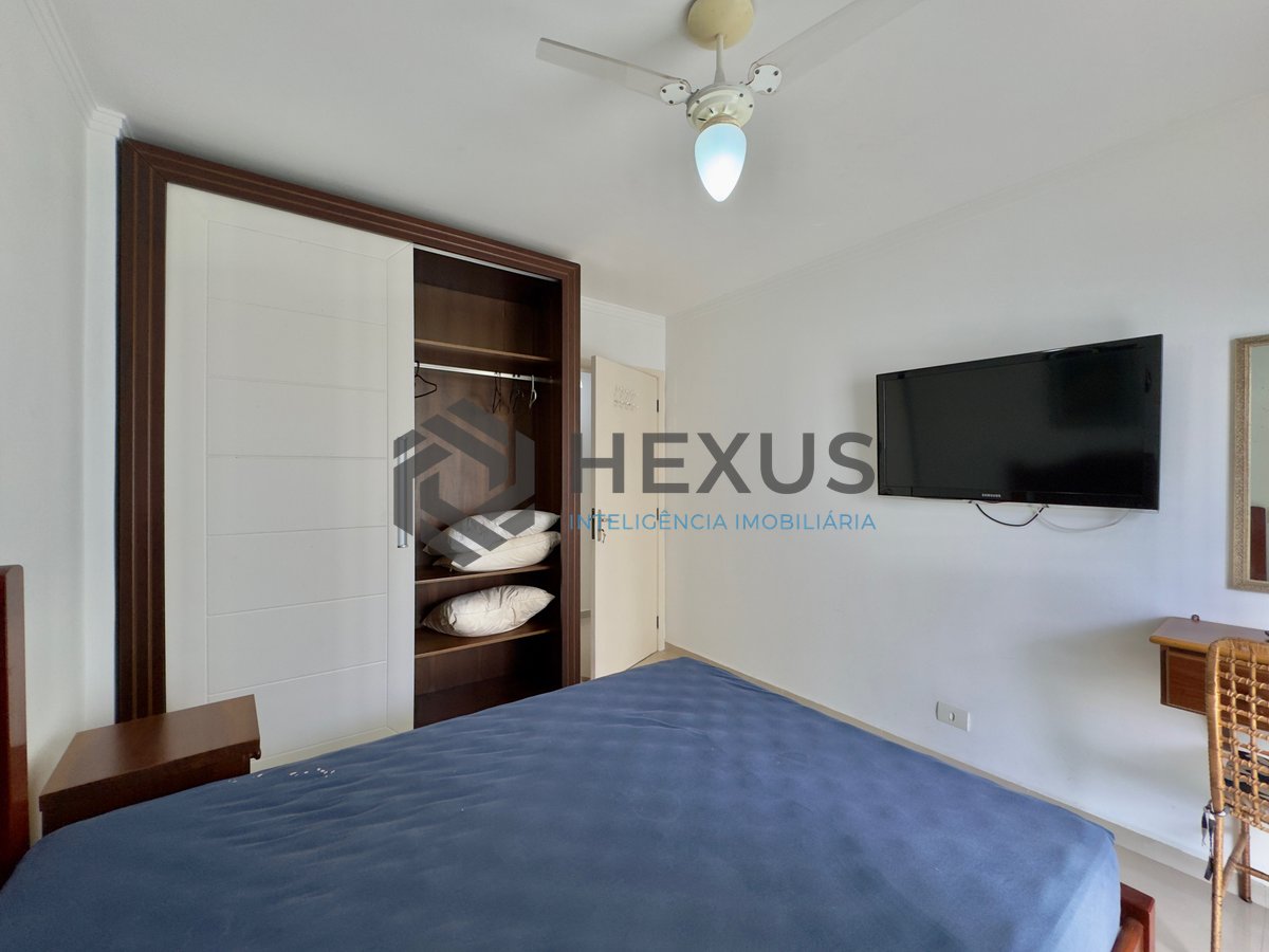 Foto 12 de Apartamento com varanda vista mar na quadra mar da Praia das Pitangueiras, Guarujá