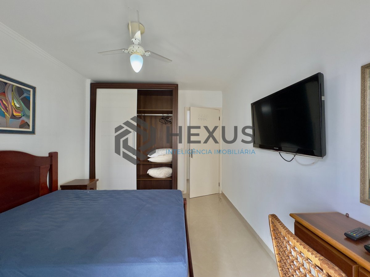 Foto 13 de Apartamento com varanda vista mar na quadra mar da Praia das Pitangueiras, Guarujá