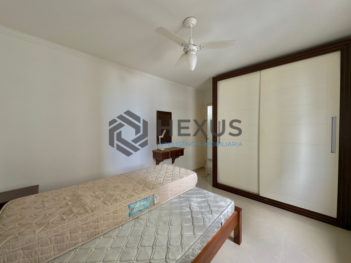 Foto 14 de Apartamento com varanda vista mar na quadra mar da Praia das Pitangueiras, Guarujá