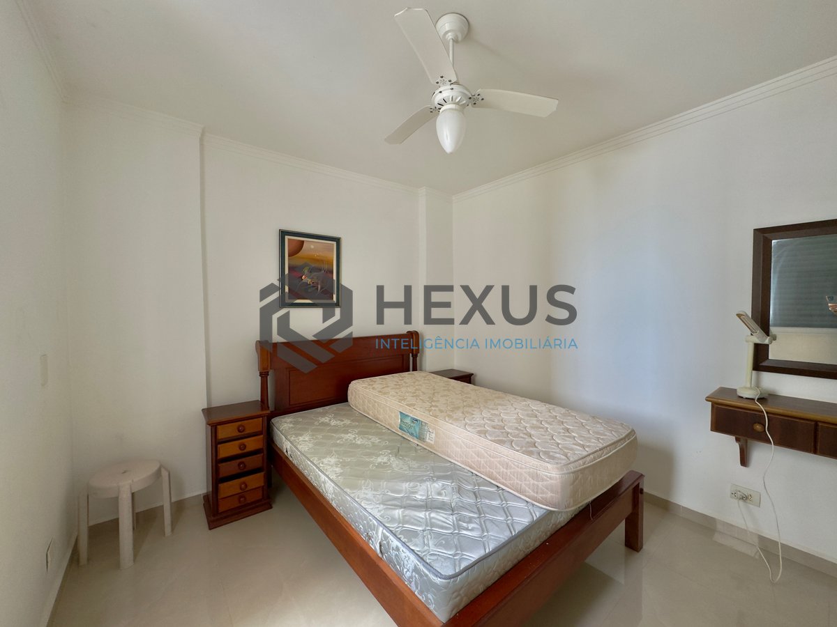 Foto 15 de Apartamento com varanda vista mar na quadra mar da Praia das Pitangueiras, Guarujá