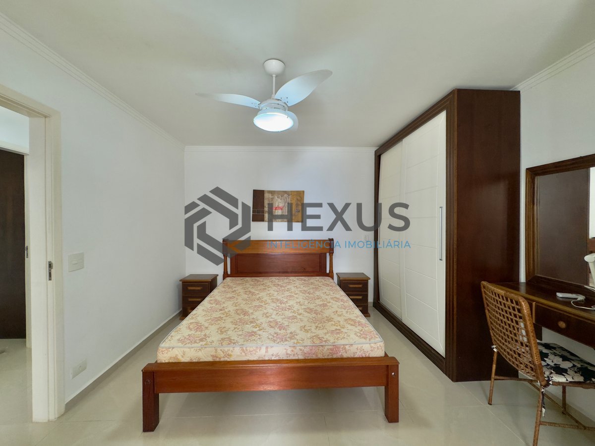 Foto 18 de Apartamento com varanda vista mar na quadra mar da Praia das Pitangueiras, Guarujá