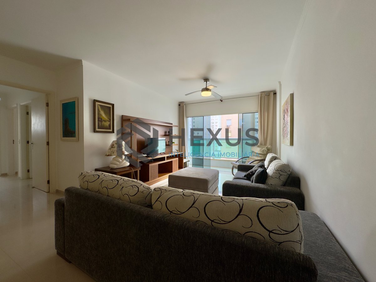 Foto 5 de Apartamento com varanda vista mar na quadra mar da Praia das Pitangueiras, Guarujá