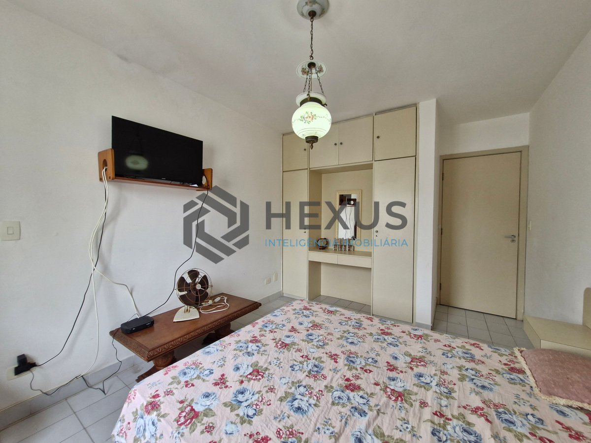Foto 18 de Apartamento com varanda vista mar e lazer na beira mar da Praia das Pitangueiras, Guarujá