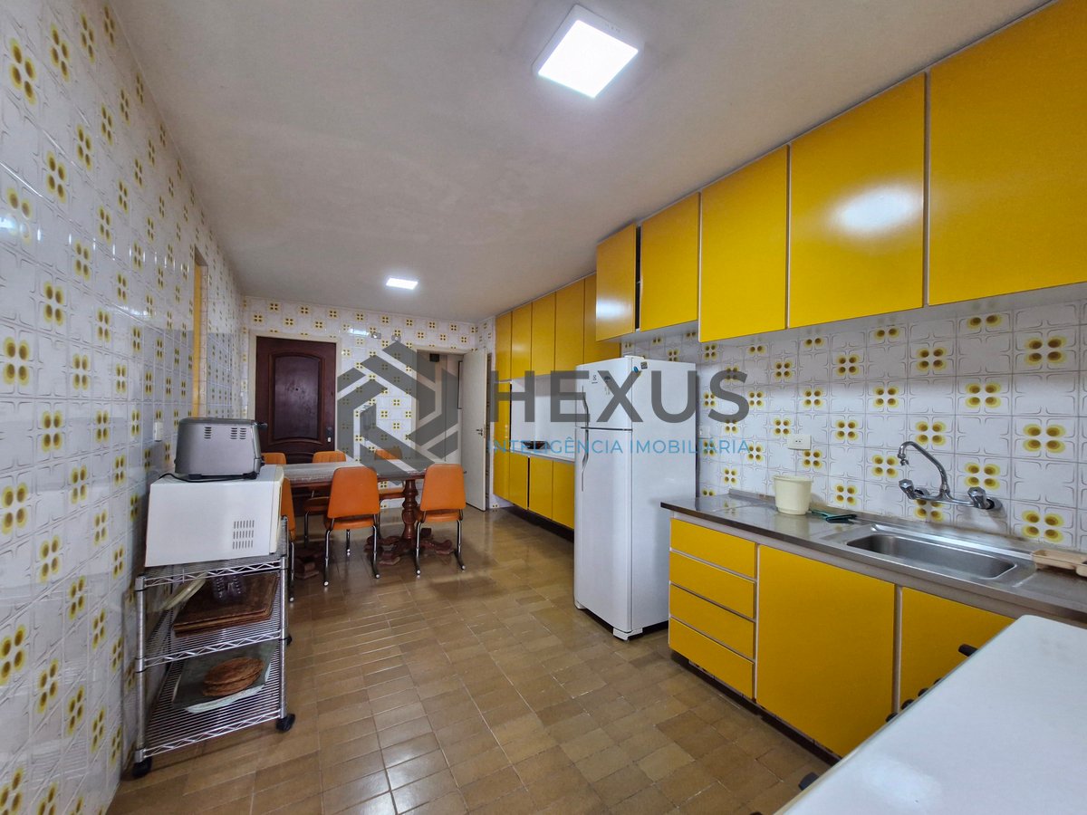 Foto 26 de Apartamento com varanda vista mar e lazer na beira mar da Praia das Pitangueiras, Guarujá