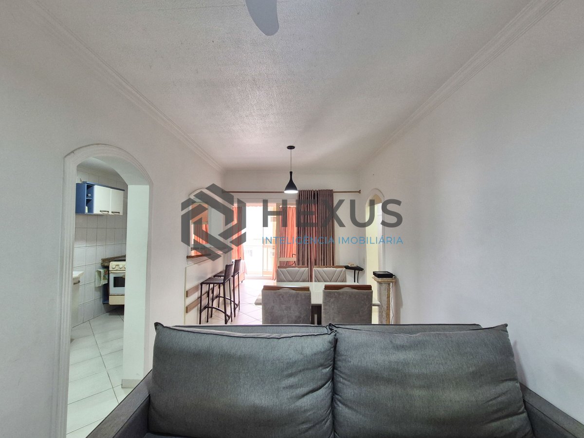 Foto 2 de Apartamento com varanda e lazer a 1 quadra da praia nas Pitangueiras, Guarujá