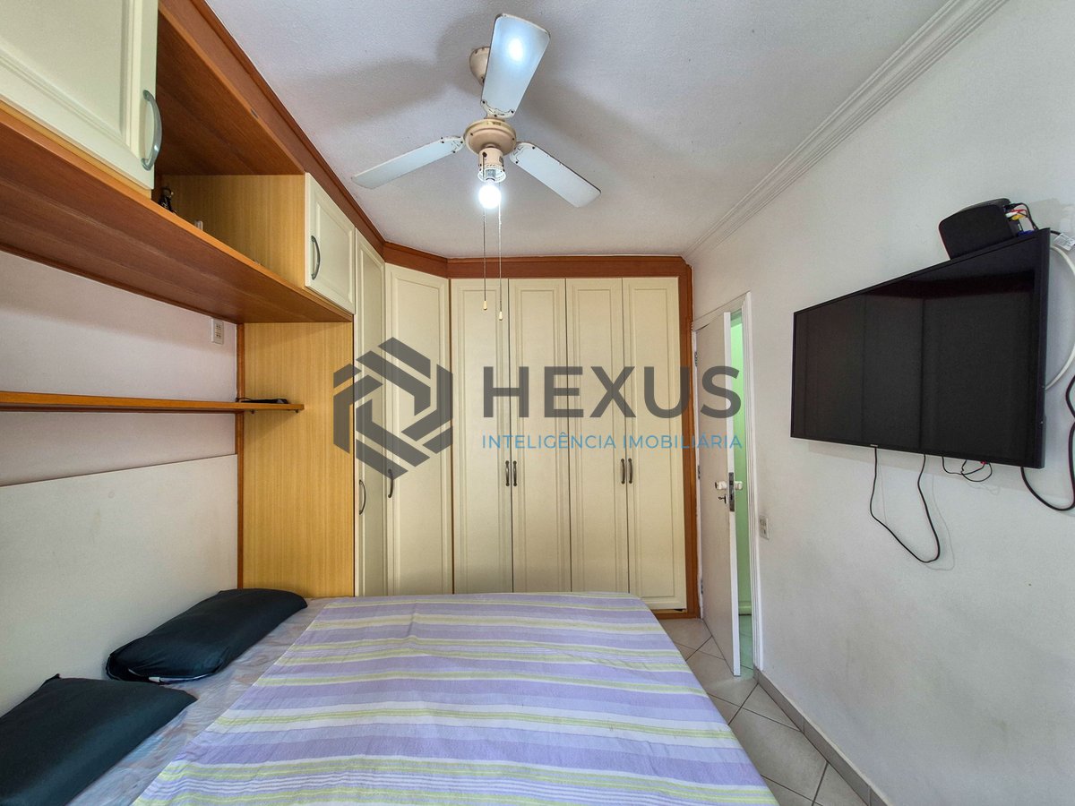 Foto 17 de Apartamento com varanda e lazer a 1 quadra da praia nas Pitangueiras, Guarujá