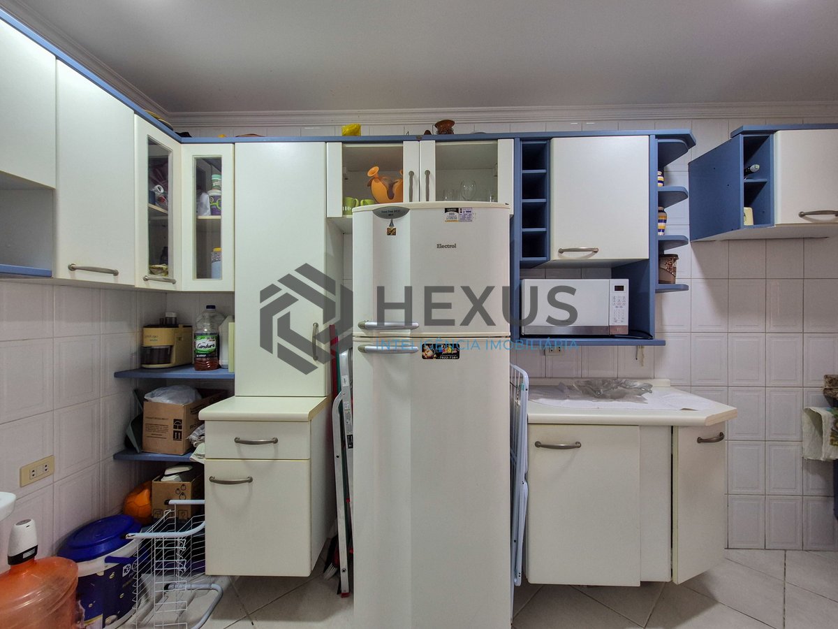 Foto 26 de Apartamento com varanda e lazer a 1 quadra da praia nas Pitangueiras, Guarujá
