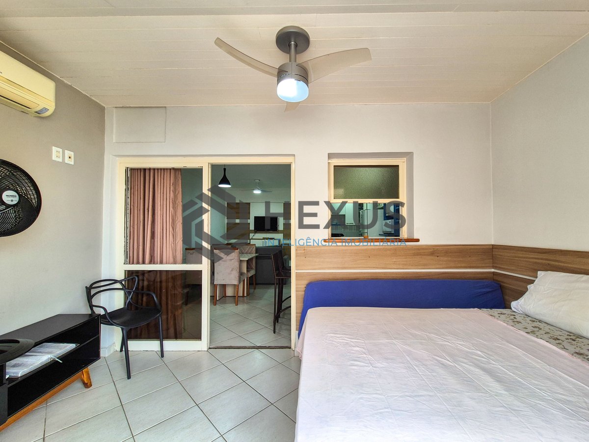 Foto 7 de Apartamento com varanda e lazer a 1 quadra da praia nas Pitangueiras, Guarujá