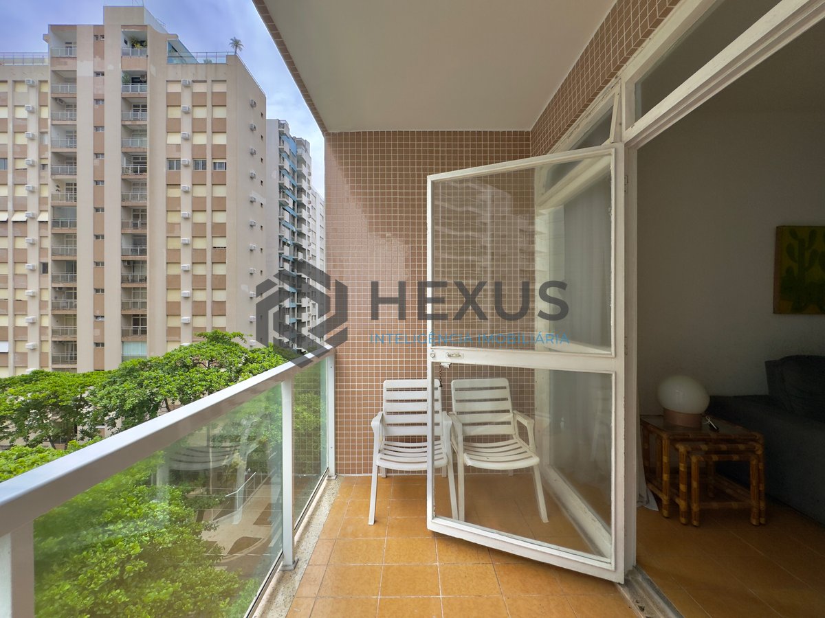 Foto 6 de Apartamento com varanda vista mar na quadra mar da Praia das Pitangueiras à venda, Guarujá-SP.