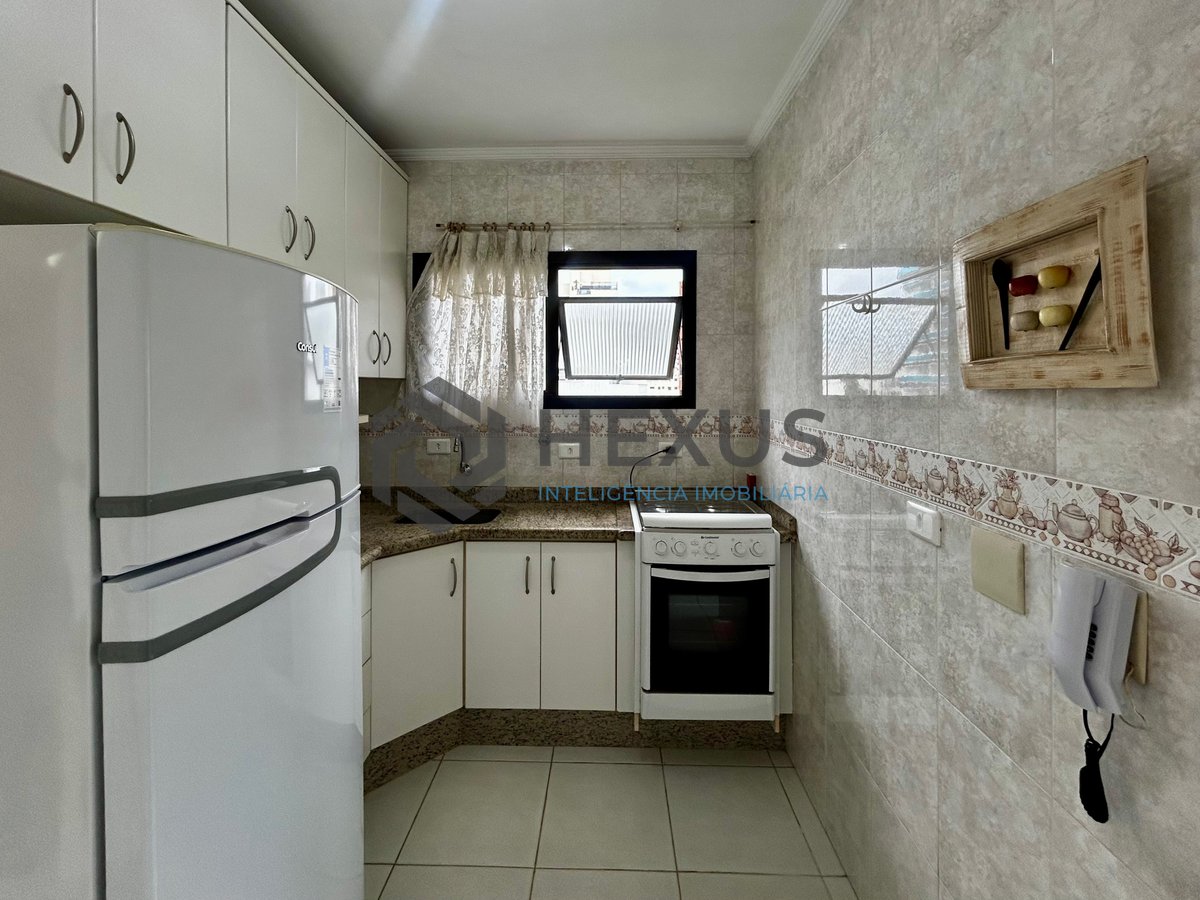 Foto 16 de Apartamento com varanda a 450 metros da praia no Jardim Astúrias, Guarujá