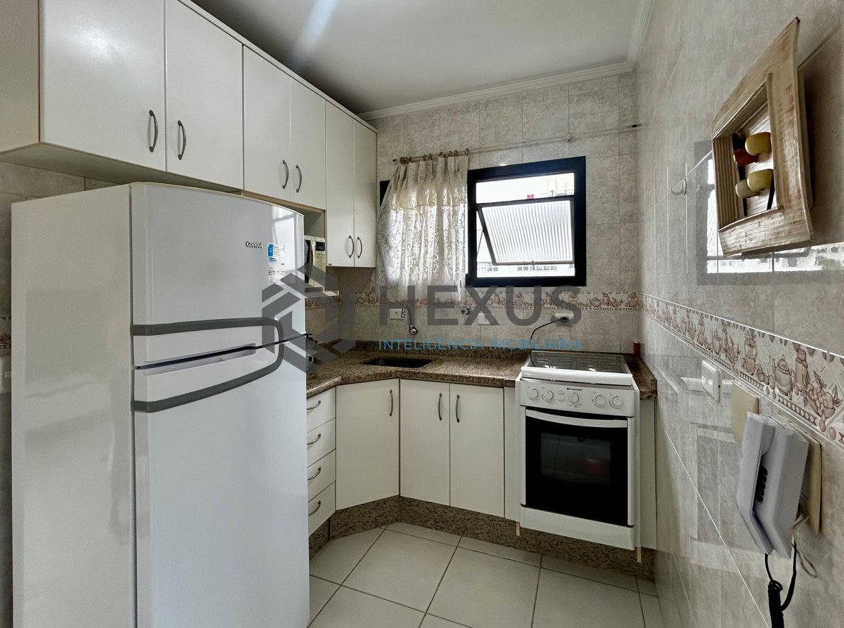 Foto 17 de Apartamento com varanda a 450 metros da praia no Jardim Astúrias, Guarujá