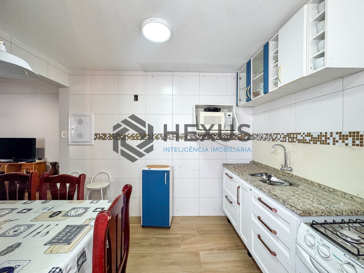 Foto 12 de Apartamento reformado a 450m da praia no Jardim Astúrias, Guarujá
