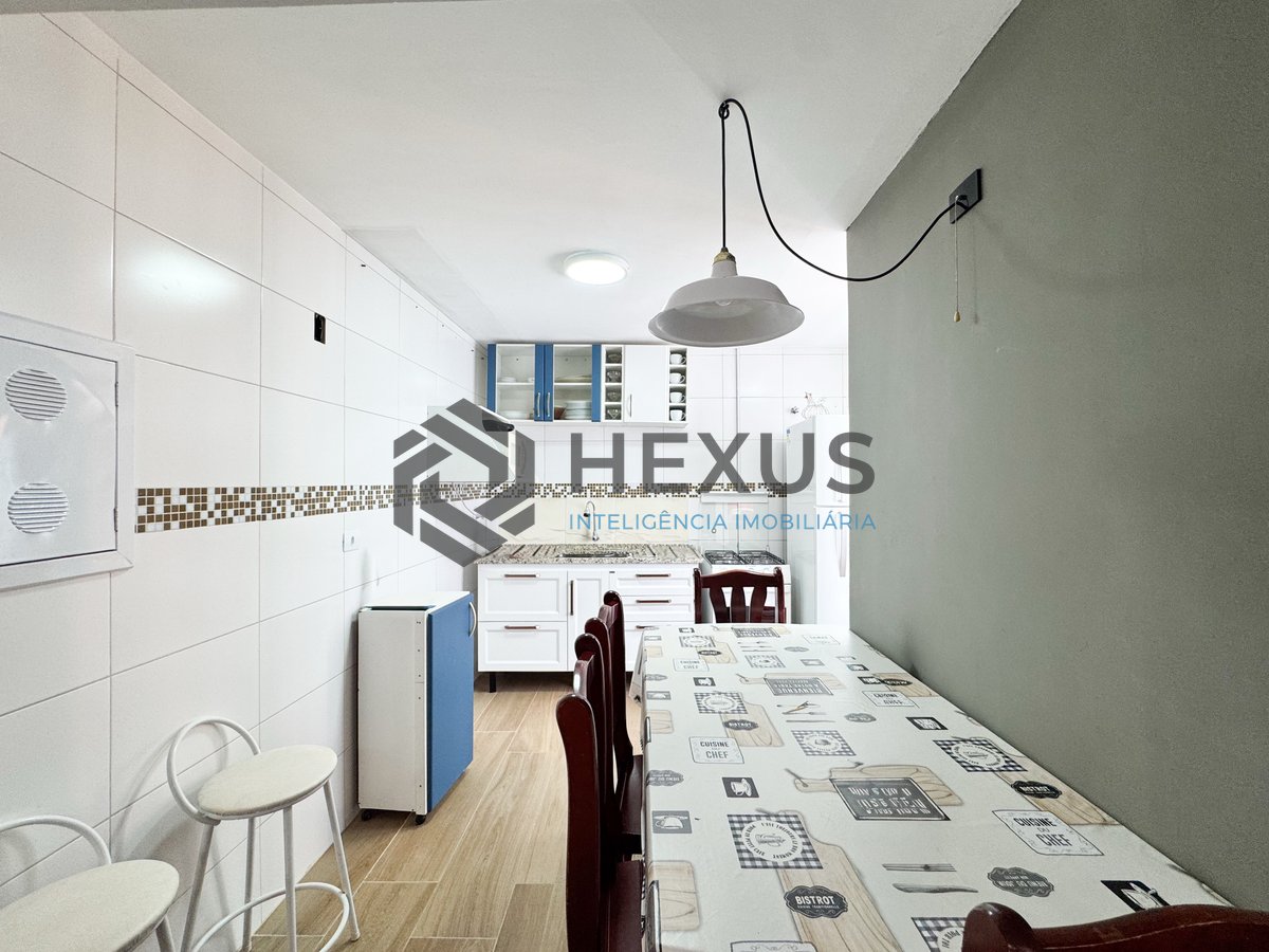 Foto 10 de Apartamento reformado a 450m da praia no Jardim Astúrias, Guarujá