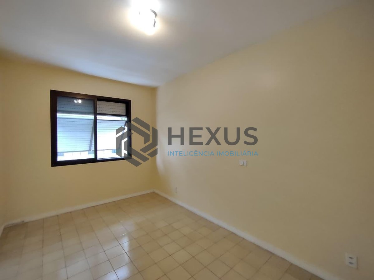 Foto 8 de Apartamento com varanda na Praia da Enseada, Guarujá