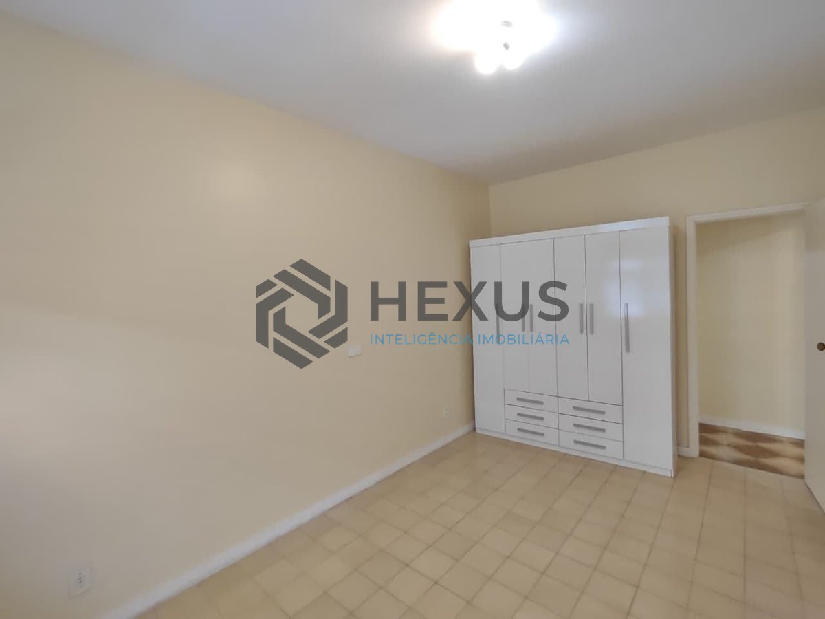 Foto 9 de Apartamento com varanda na Praia da Enseada, Guarujá