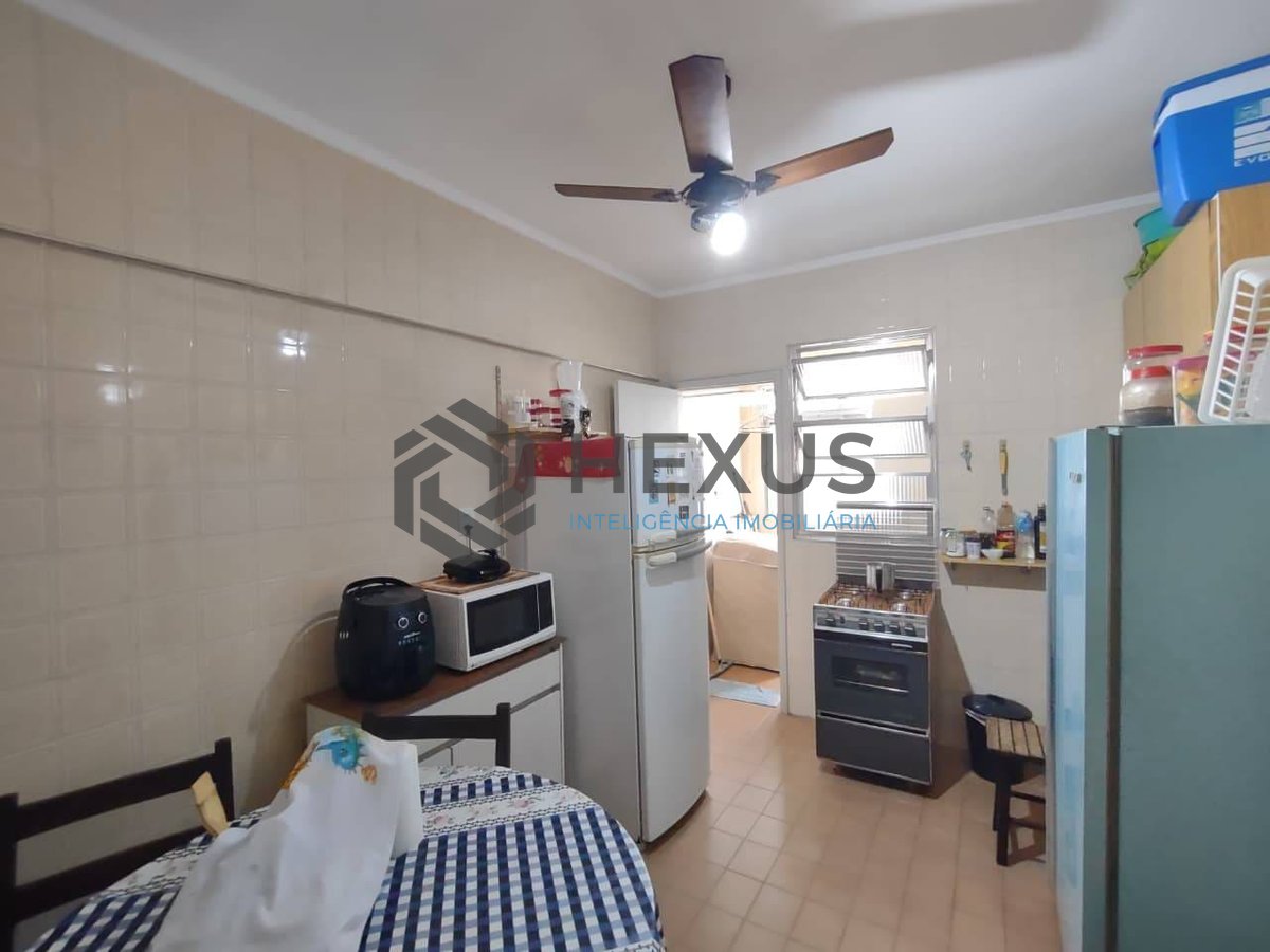 Foto 12 de Apartamento com varanda na Praia da Enseada, Guarujá