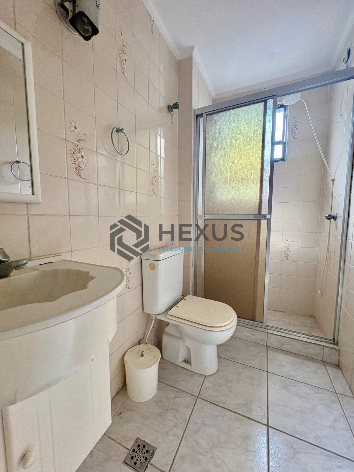 Foto 13 de Apartamento com varanda e lazer na Praia das Astúrias, Guarujá