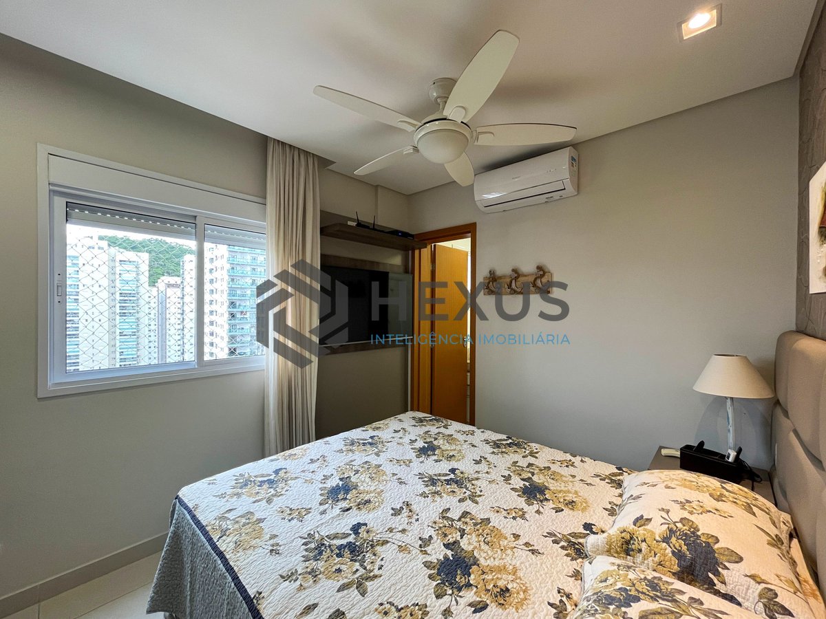 Foto 17 de Apartamento reformado com varanda gourmet com lazer, Guarujá