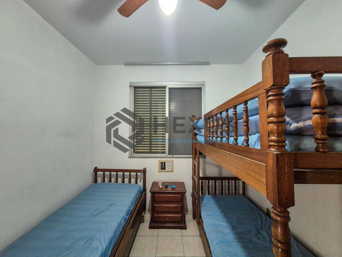Foto 13 de Apartamento com varanda a 1 quadra da Praia das Pitangueiras, Guarujá