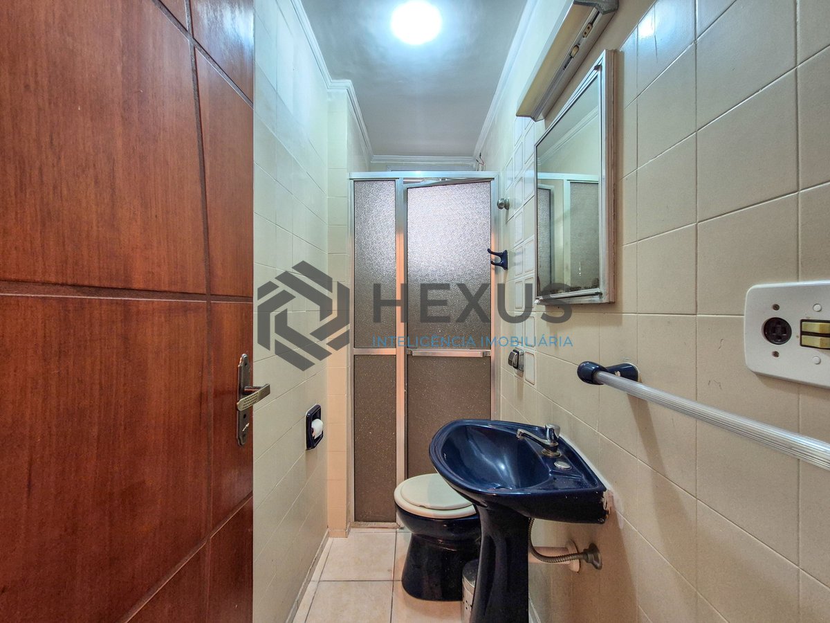 Foto 17 de Apartamento com varanda a 1 quadra da Praia das Pitangueiras, Guarujá
