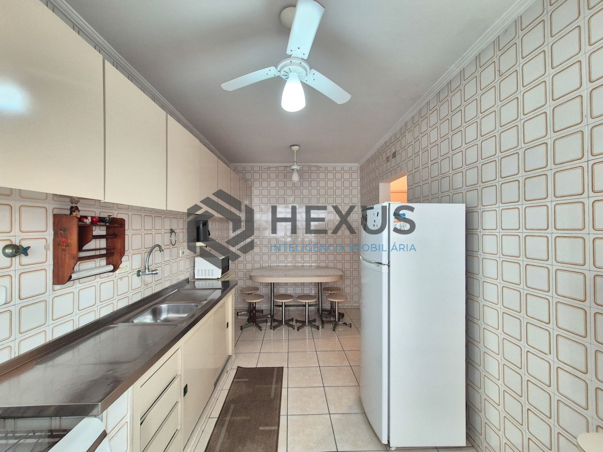 Foto 18 de Apartamento com varanda a 1 quadra da Praia das Pitangueiras, Guarujá