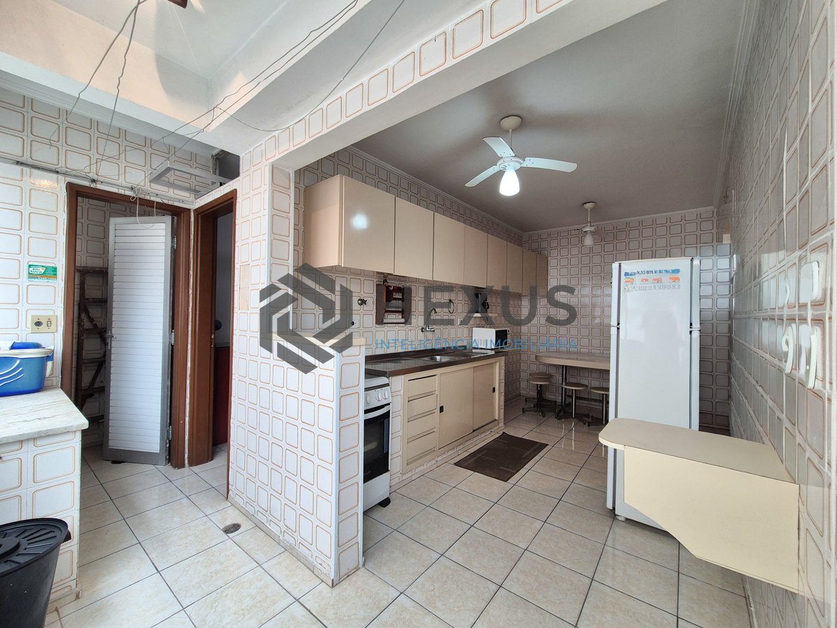Foto 21 de Apartamento com varanda a 1 quadra da Praia das Pitangueiras, Guarujá
