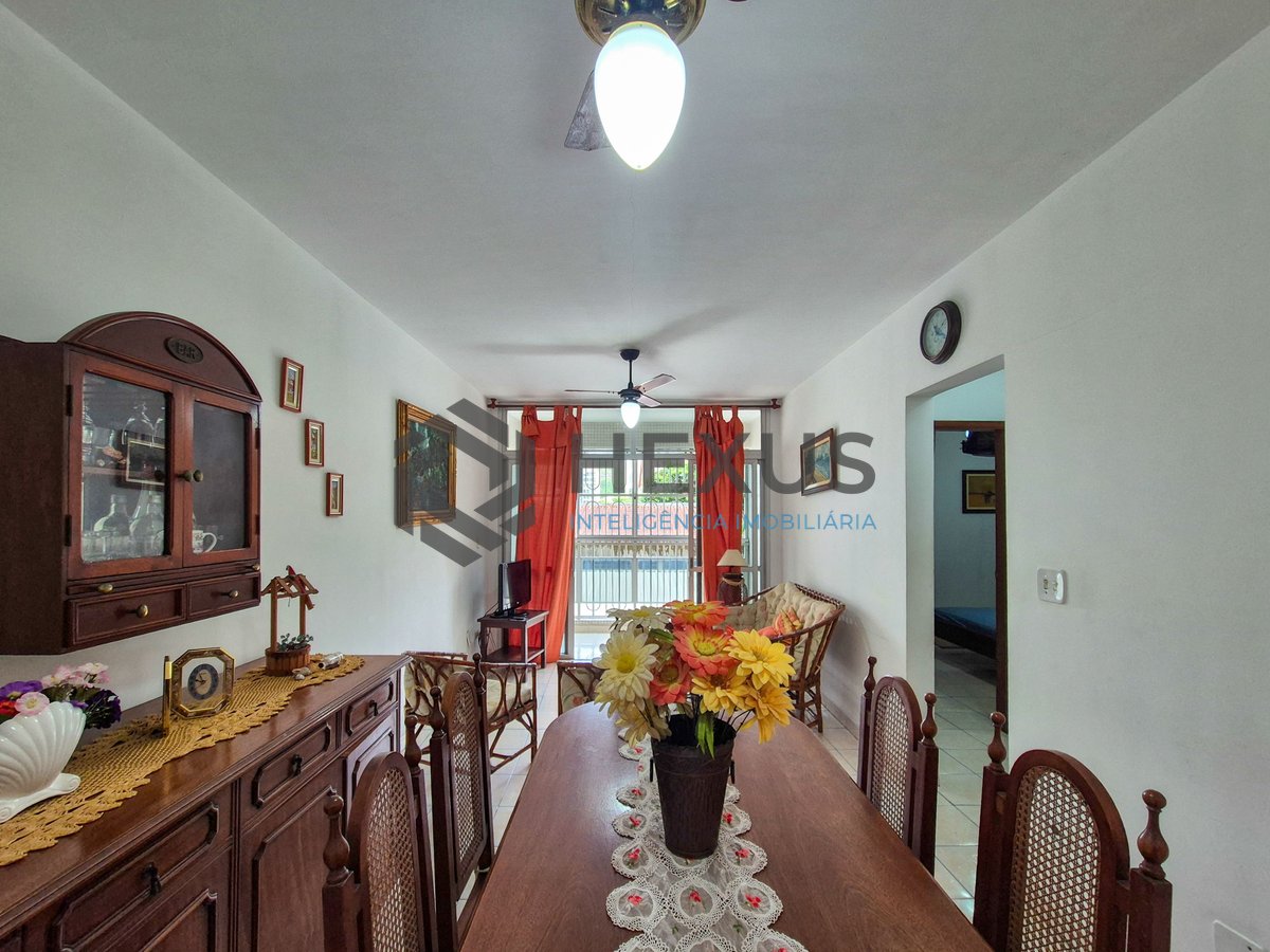 Foto 4 de Apartamento com varanda a 1 quadra da Praia das Pitangueiras, Guarujá