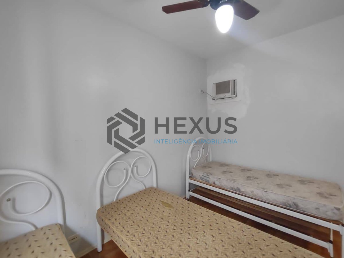 Foto 14 de Apartamento com varanda e lazer a 200 metros da Praia da Enseada, Guarujá