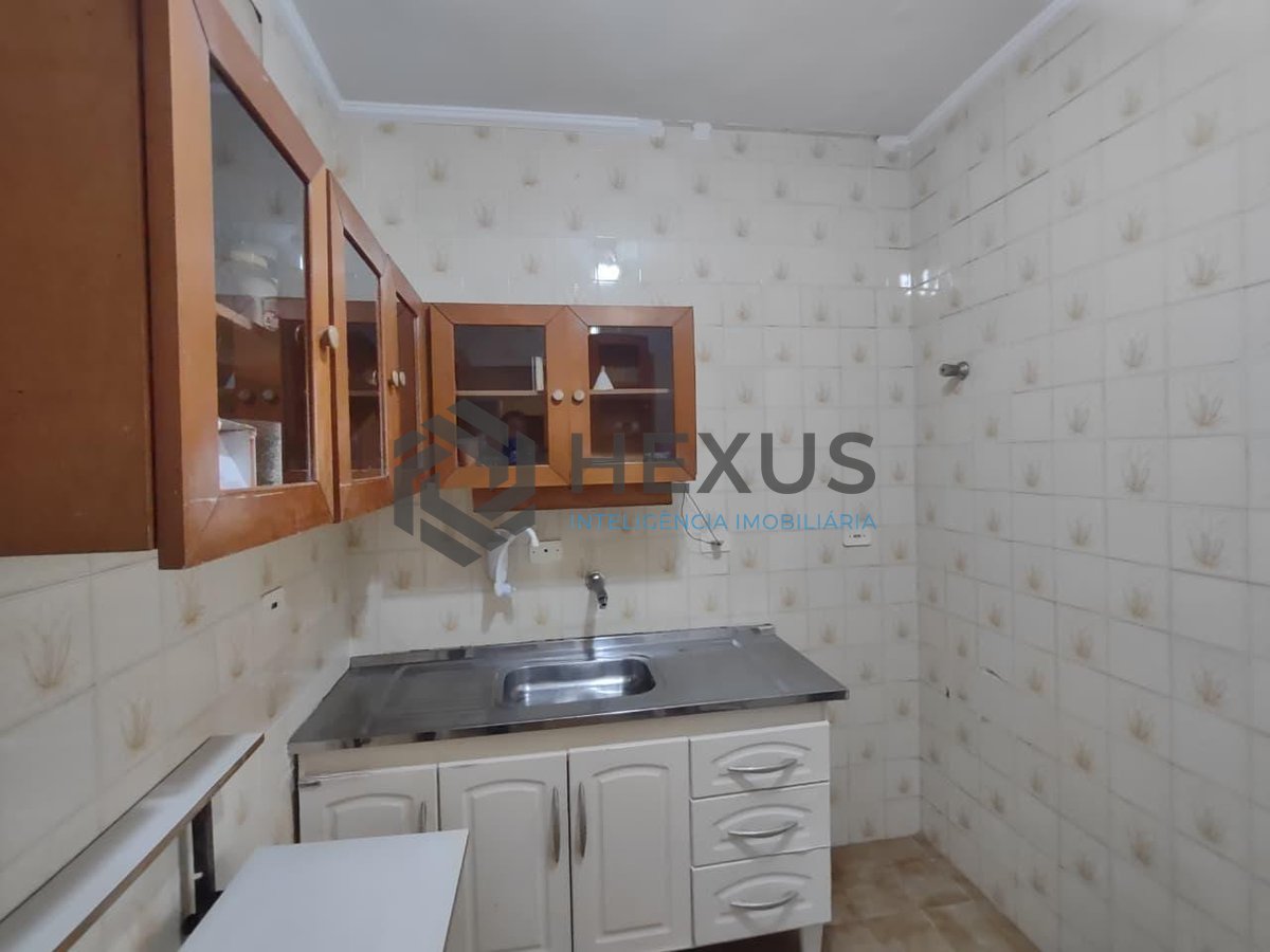 Foto 16 de Apartamento com varanda e lazer a 200 metros da Praia da Enseada, Guarujá