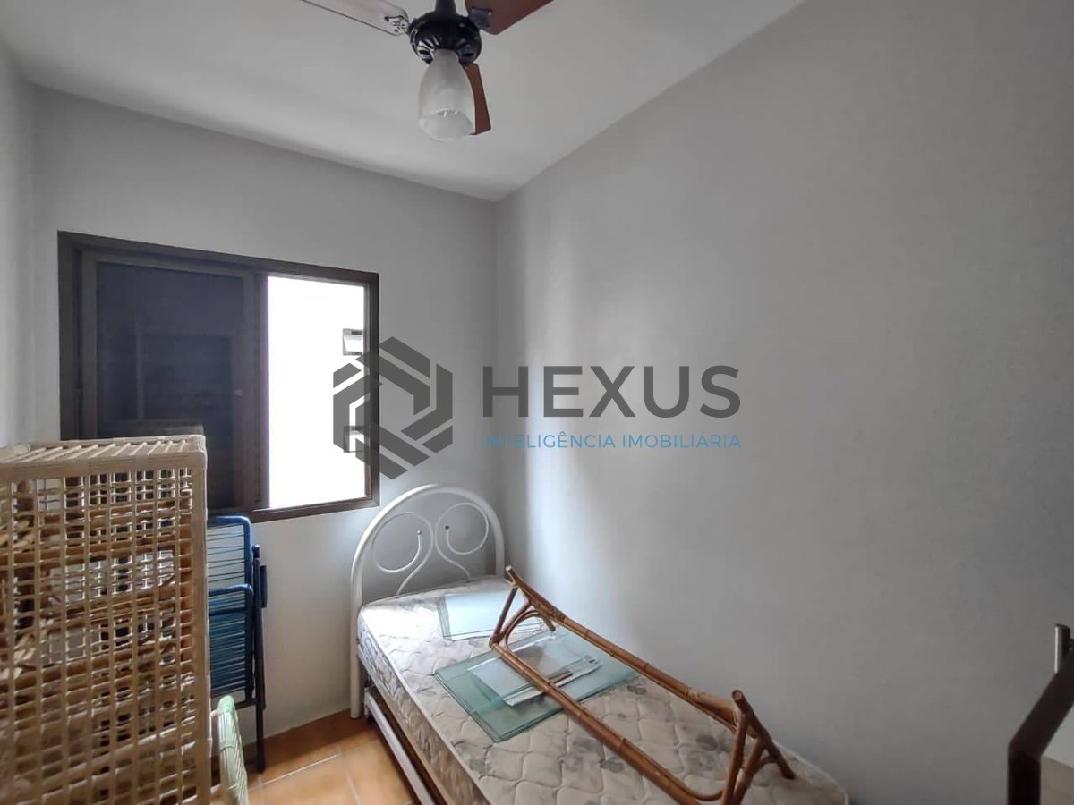 Foto 8 de Apartamento com varanda e lazer a 200 metros da Praia da Enseada, Guarujá