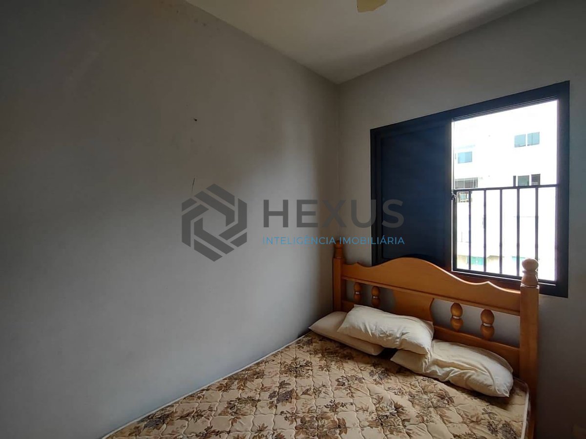 Foto 14 de Apartamento com varanda e lazer a 200 metros da Praia da Enseada, Guarujá