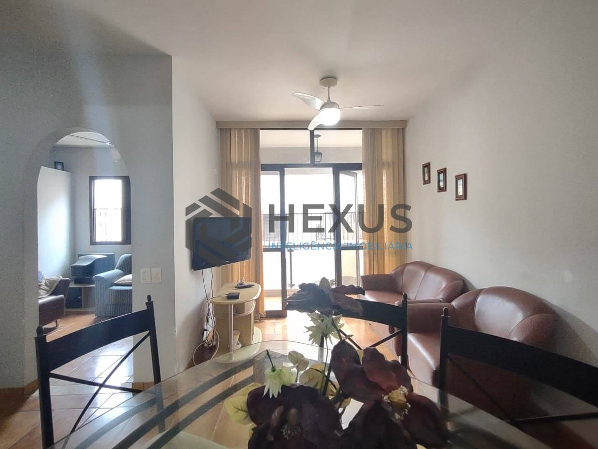 Foto 3 de Apartamento com varanda e lazer a 200 metros da Praia da Enseada, Guarujá