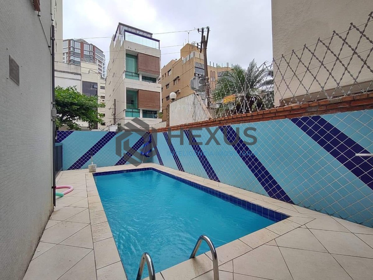 Foto 22 de Apartamento com varanda e lazer a 200 metros da Praia da Enseada, Guarujá