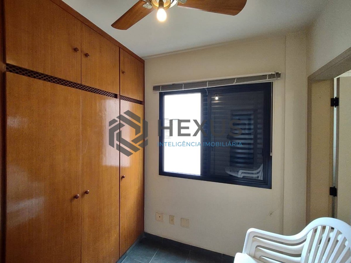 Foto 11 de Apartamento com varanda e lazer na Praia da Enseada, Guarujá