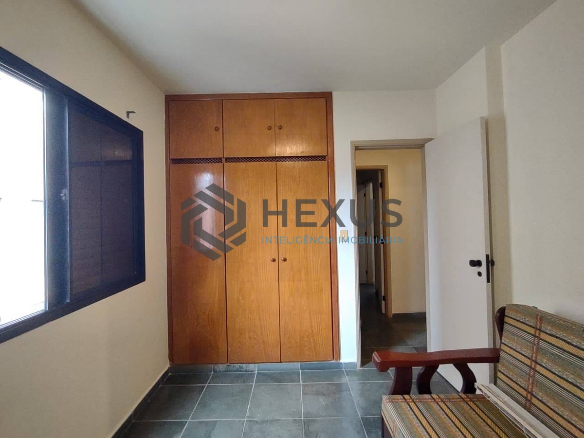 Foto 16 de Apartamento com varanda e lazer na Praia da Enseada, Guarujá