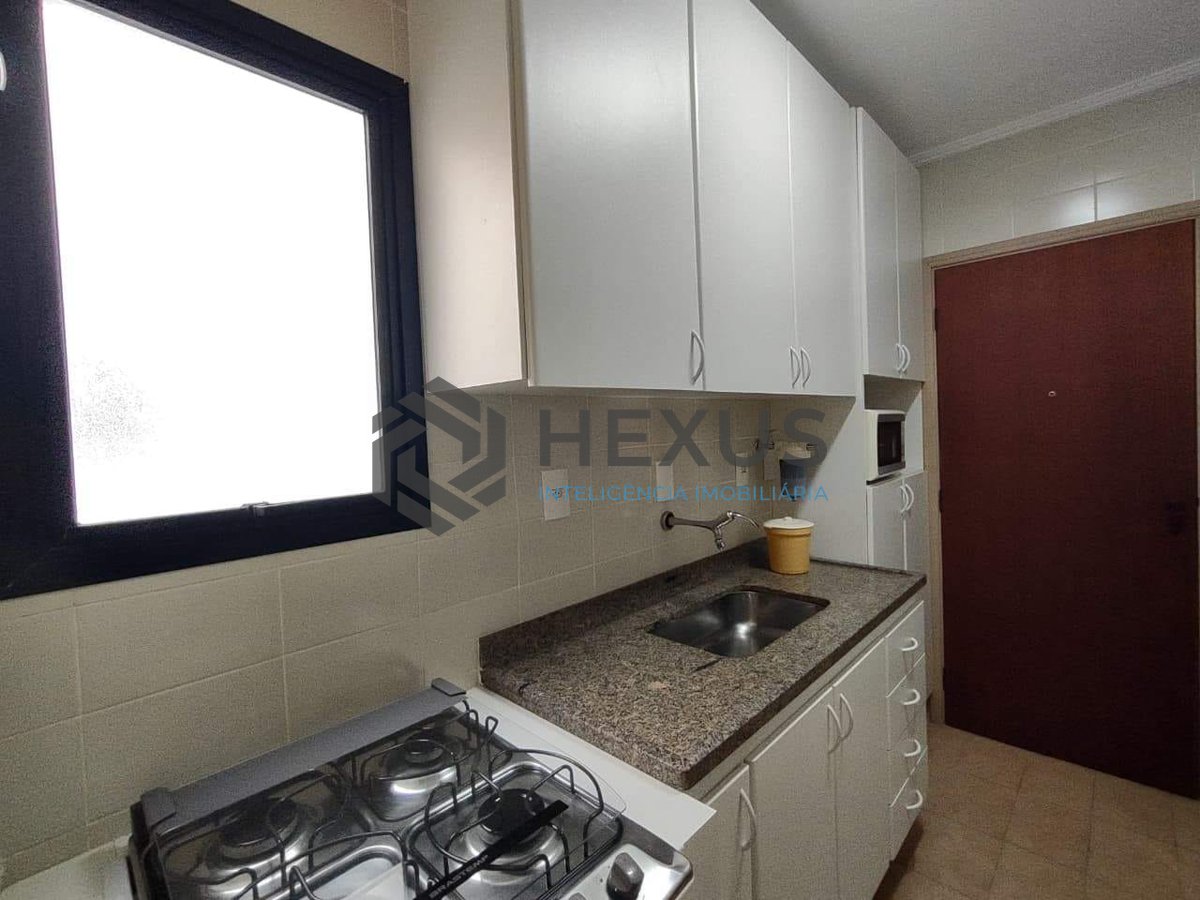 Foto 19 de Apartamento com varanda e lazer na Praia da Enseada, Guarujá