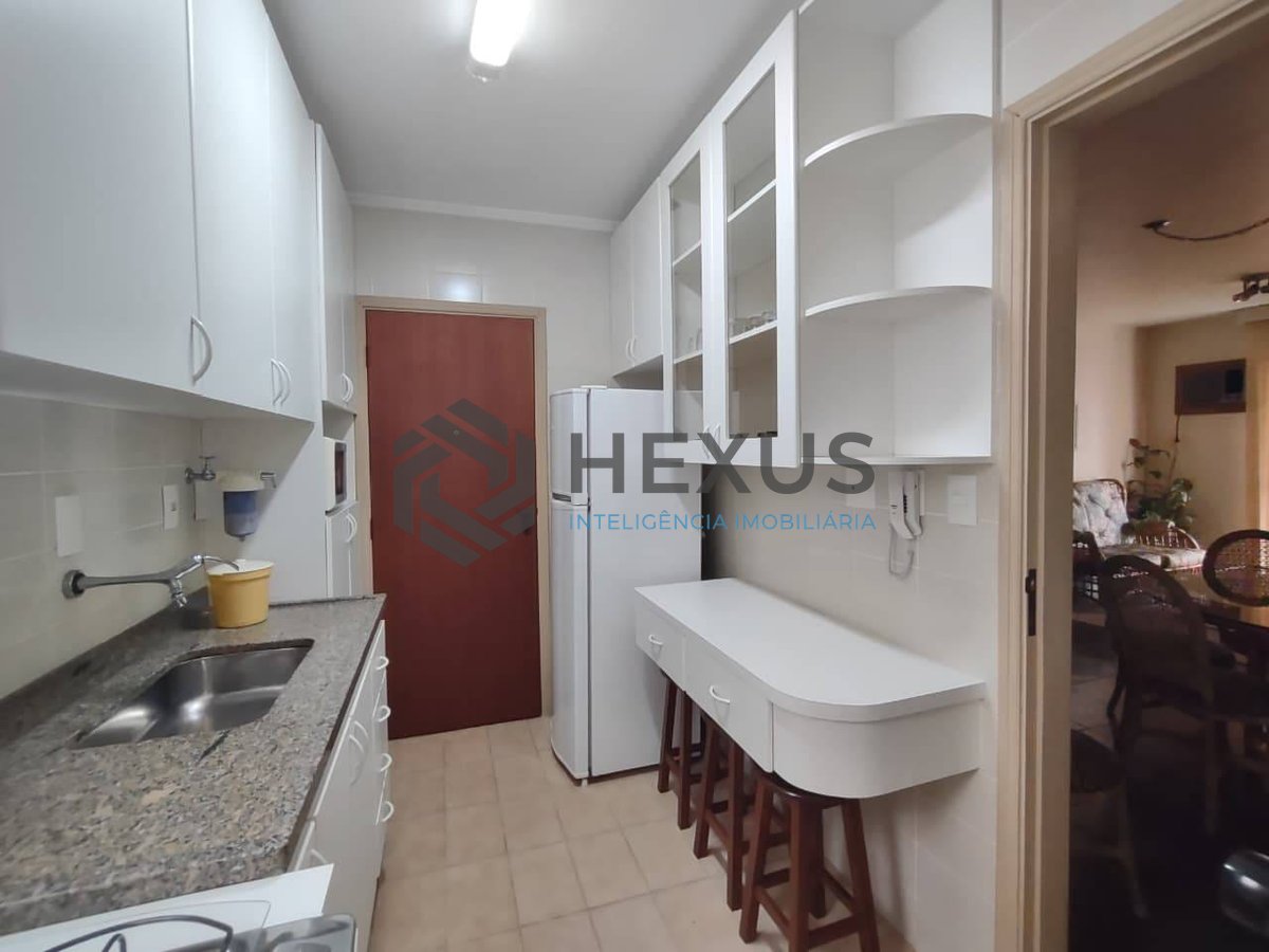 Foto 20 de Apartamento com varanda e lazer na Praia da Enseada, Guarujá
