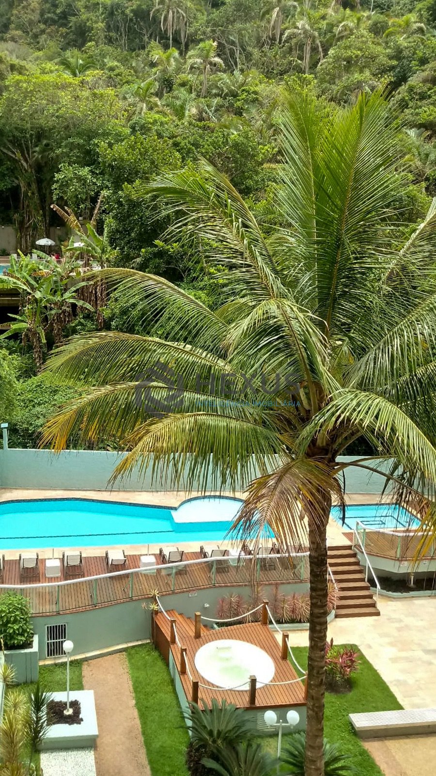 Foto 42 de Apartamento frente mar com varanda vista mar e lazer na Praia das Pitangueiras, Guarujá