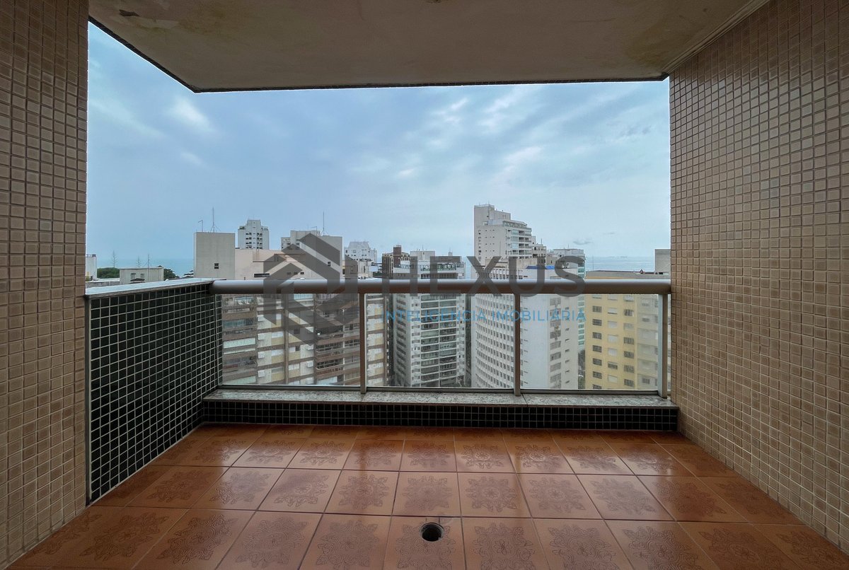 Foto 10 de Apartamento frente mar com varanda vista mar e lazer na Praia das Pitangueiras, Guarujá