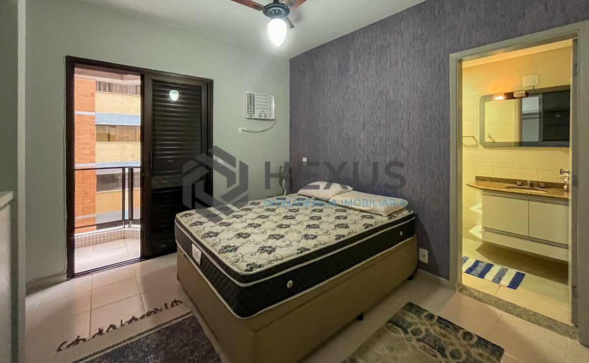 Foto 12 de Apartamento com varanda a 2 quadras da Praia das Pitangueiras, Guarujá