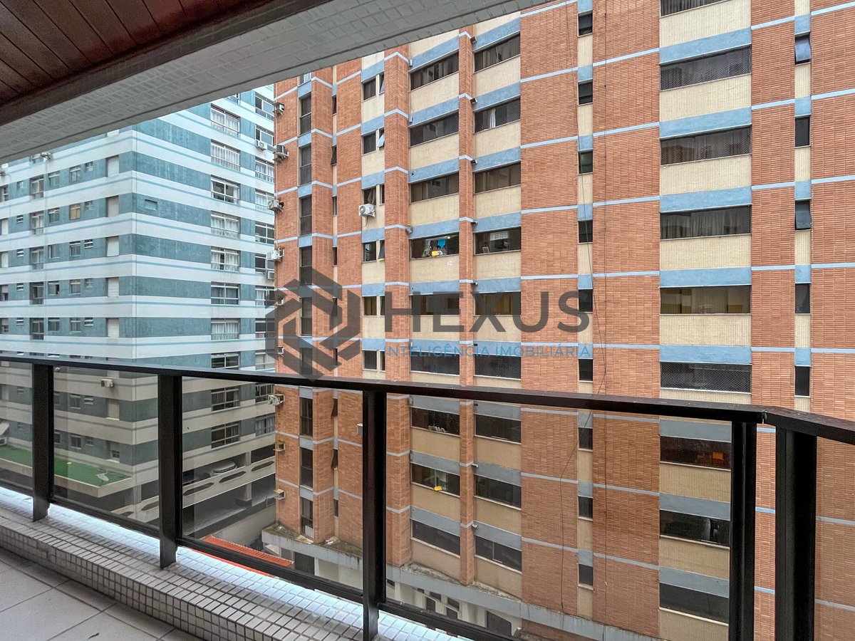 Foto 15 de Apartamento com varanda a 2 quadras da Praia das Pitangueiras, Guarujá
