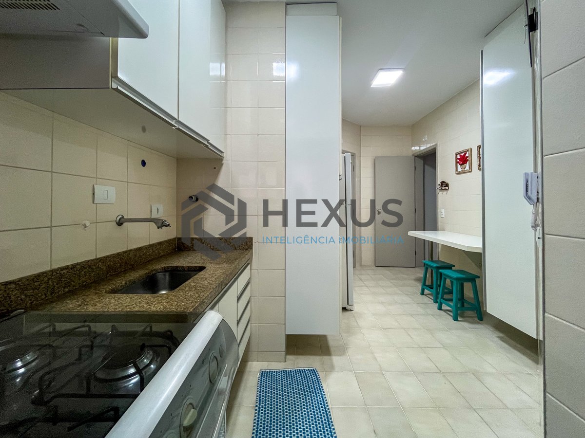 Foto 28 de Apartamento com varanda a 2 quadras da Praia das Pitangueiras, Guarujá