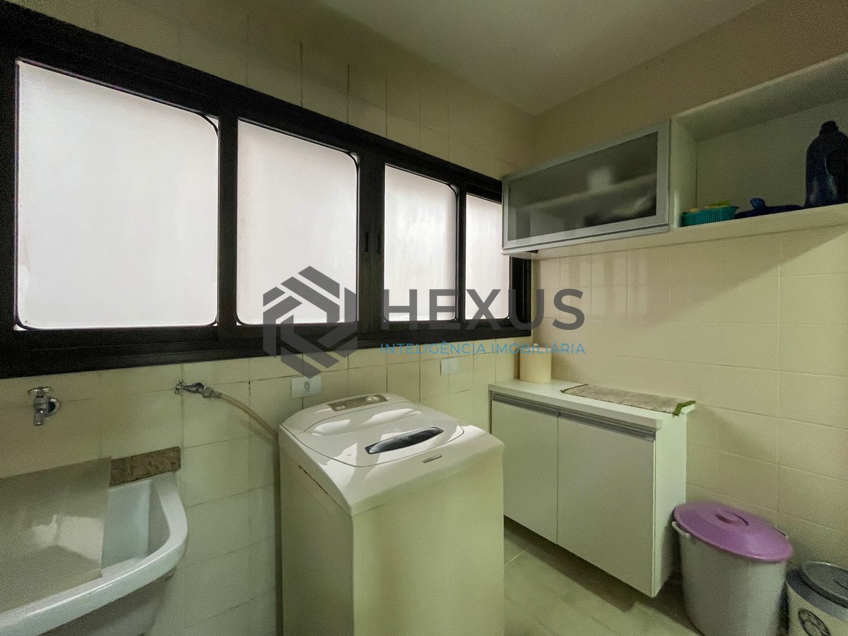 Foto 30 de Apartamento com varanda a 2 quadras da Praia das Pitangueiras, Guarujá