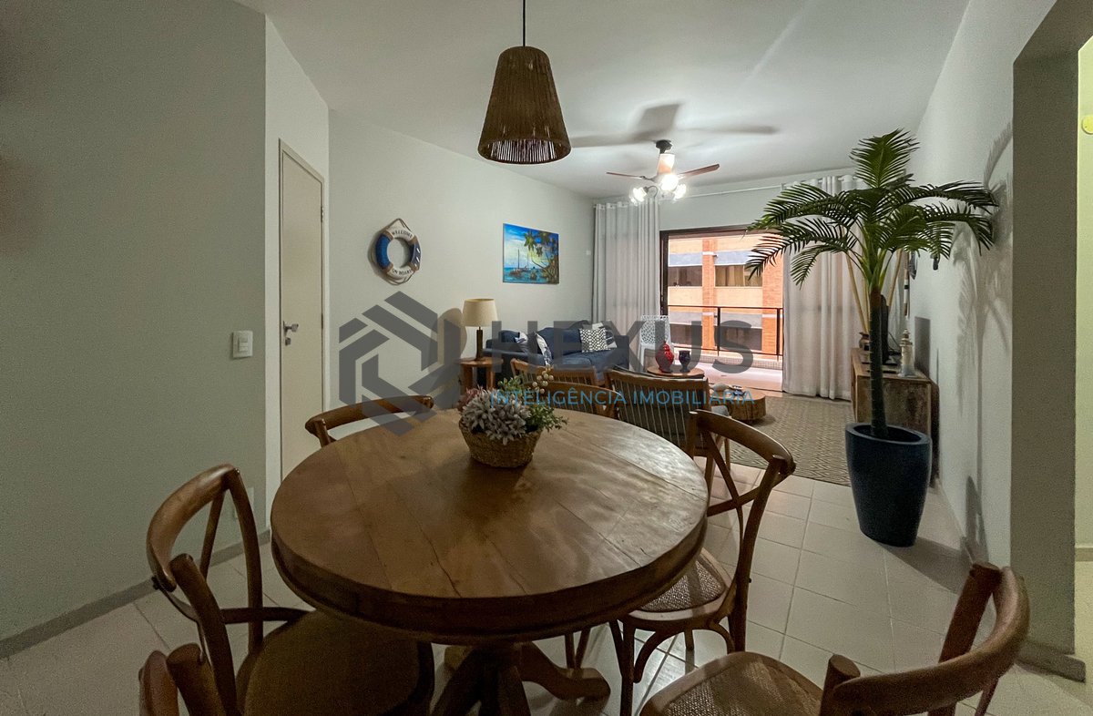 Foto 4 de Apartamento com varanda a 2 quadras da Praia das Pitangueiras, Guarujá