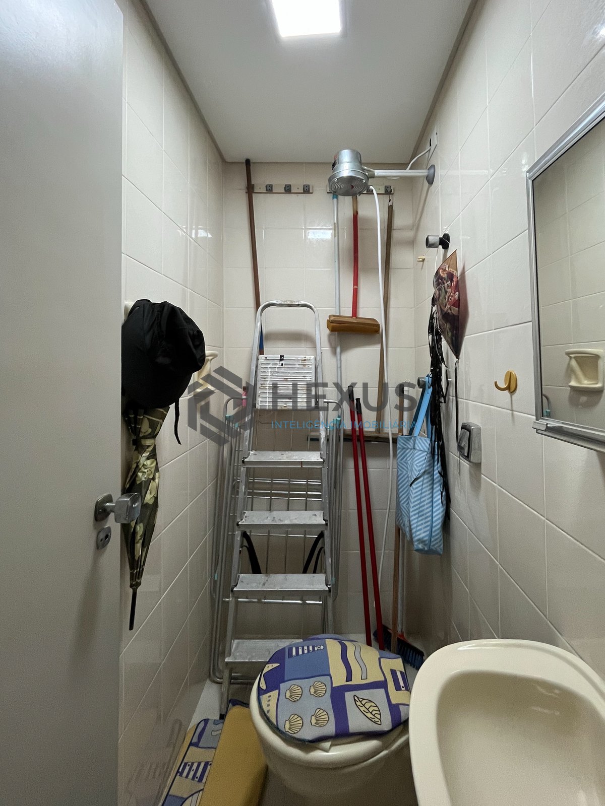 Foto 31 de Apartamento com varanda a 2 quadras da Praia das Pitangueiras, Guarujá