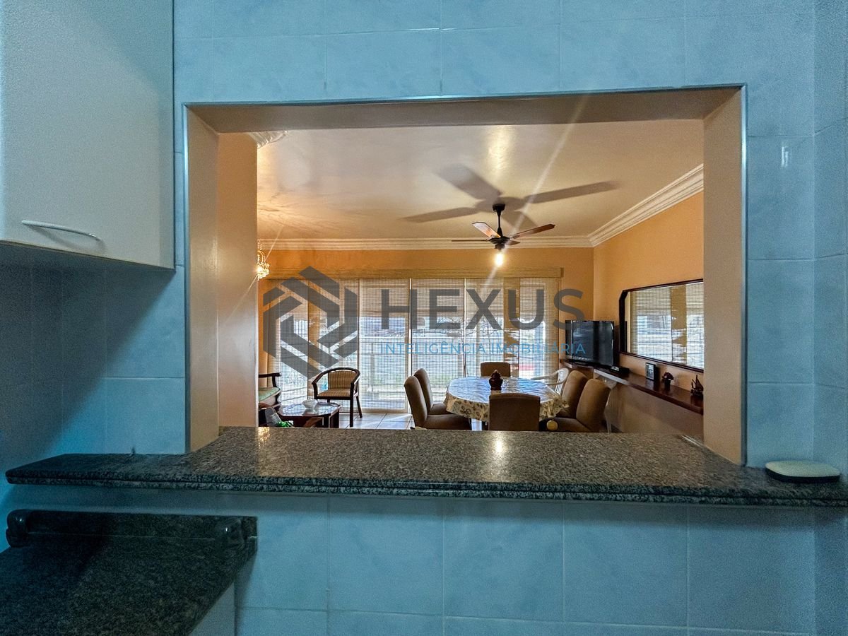 Foto 22 de Apartamento com varanda e lazer na Enseada, Guarujá