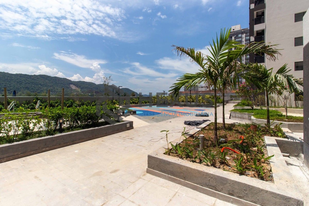 Foto 12 de Apartamento com varanda e lazer na Enseada, Guarujá