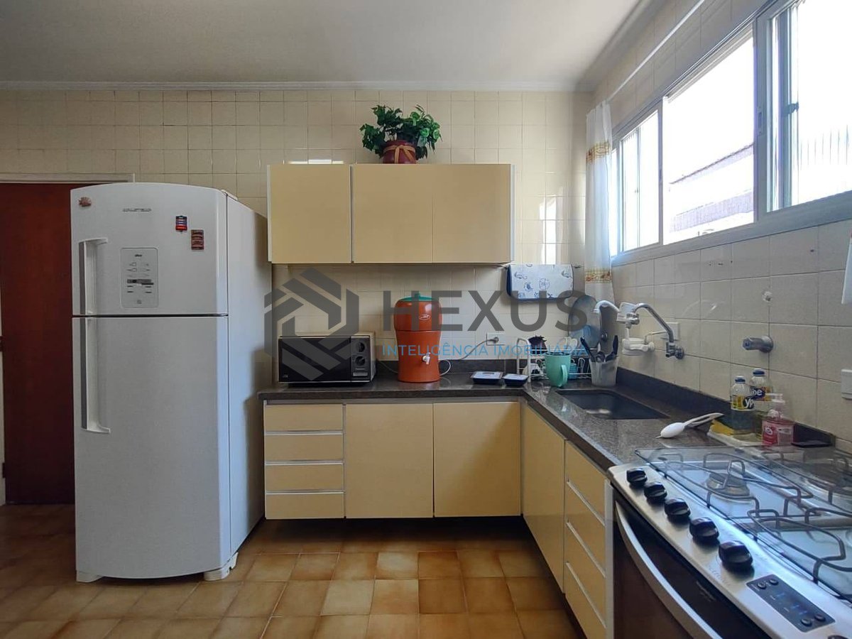 Foto 18 de Apartamento com varanda e lazer na Enseada, Guarujá