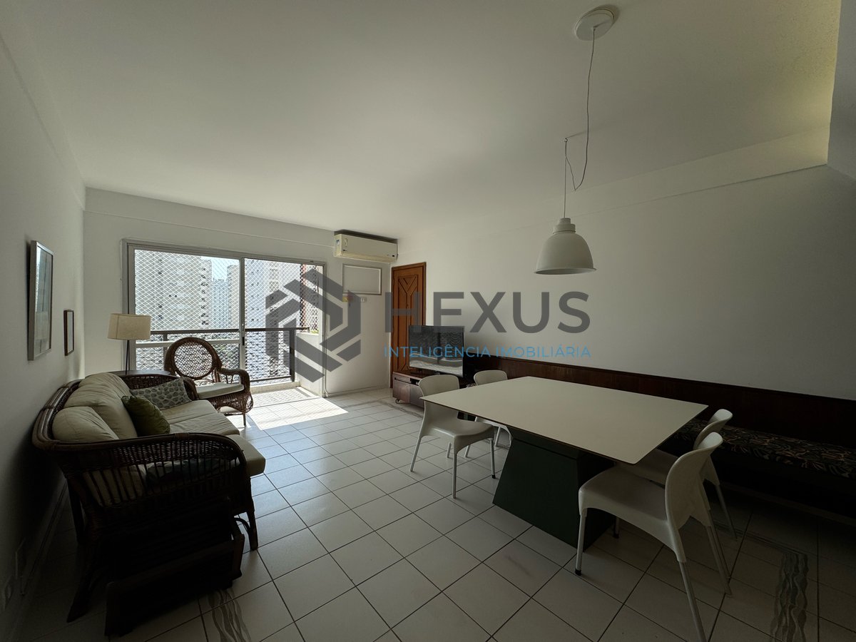 Foto 2 de Apartamento com varanda vista mar e lazer a 2 quadras da Praia das Pitangueiras, Guarujá