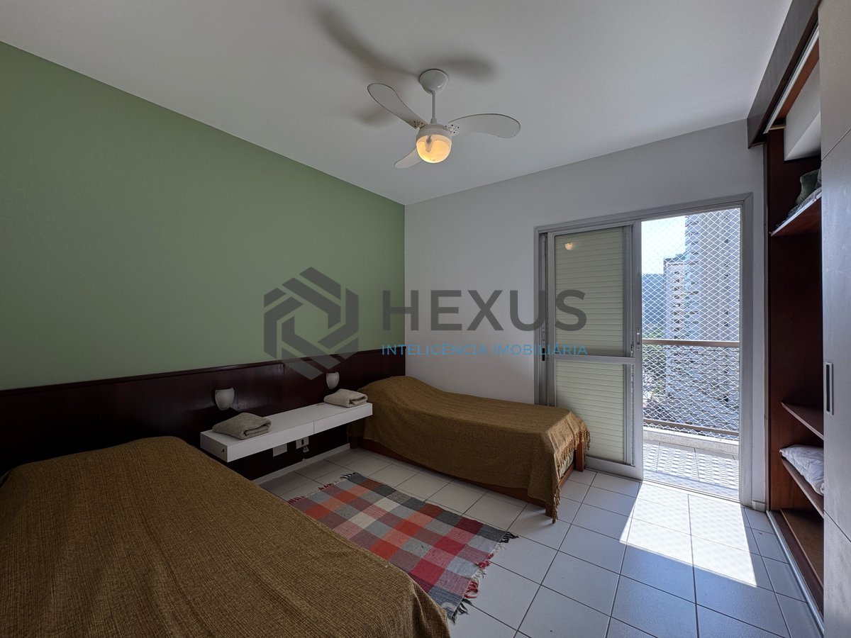 Foto 19 de Apartamento com varanda vista mar e lazer a 2 quadras da Praia das Pitangueiras, Guarujá